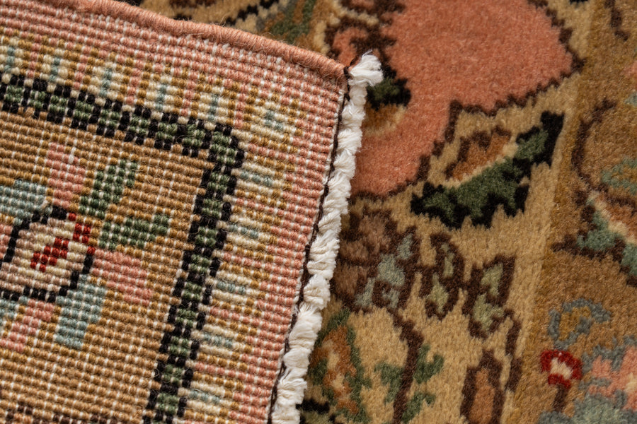 イラン産　1990年代　ヴィンテージラグ　メダリオン　植物柄　花柄　ピンク　玄関マット　玄関　キッチンマット　ベッドサイド　家具　手織り　絨毯　カーペット　ヴィンテージラグ専門店　amaleh　通販