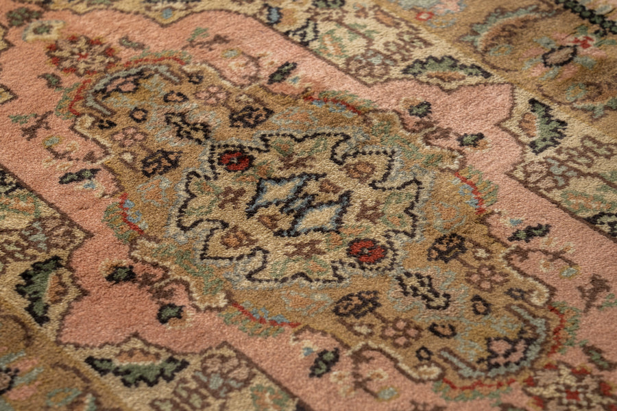 イラン産　1990年代　ヴィンテージラグ　メダリオン　植物柄　花柄　ピンク　玄関マット　玄関　キッチンマット　ベッドサイド　家具　手織り　絨毯　カーペット　ヴィンテージラグ専門店　amaleh　通販