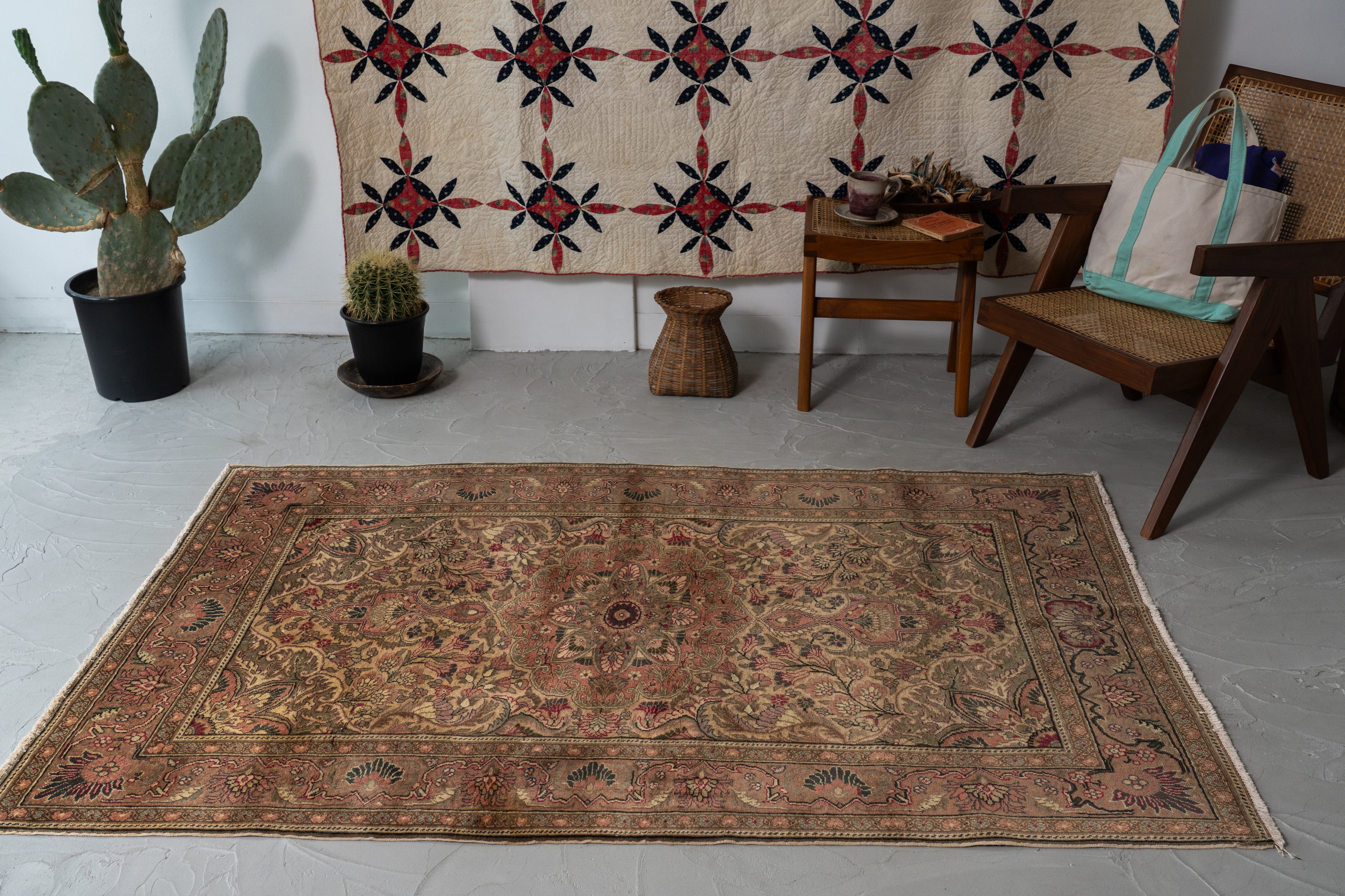 トルコ産 1980年代 トルコラグ】手織り絨毯-ヴィンテージラグ専門店