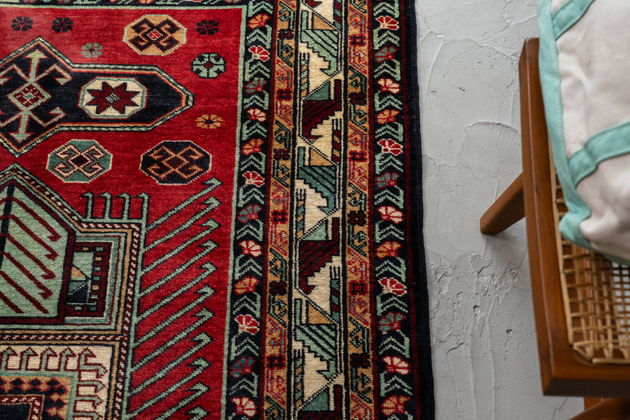 アゼルバイジャン産 1980年代 ヴィンテージラグ】手織り絨毯