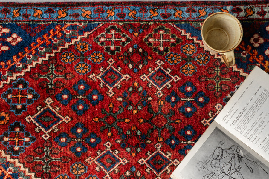 イラン産　1980年代　ヴィンテージラグ　ヴィンテージペルシャ絨毯　ペルシャ絨毯　花柄　植物　赤い絨毯　赤　玄関マット　玄関　キッチンマット　ベッドサイド　家具　手織り　絨毯　カーペット　ヴィンテージラグ専門店　amaleh　通販