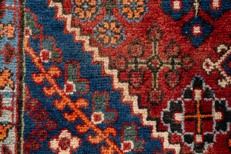 イラン産　1980年代　ヴィンテージラグ　ヴィンテージペルシャ絨毯　ペルシャ絨毯　花柄　植物　赤い絨毯　赤　玄関マット　玄関　キッチンマット　ベッドサイド　家具　手織り　絨毯　カーペット　ヴィンテージラグ専門店　amaleh　通販