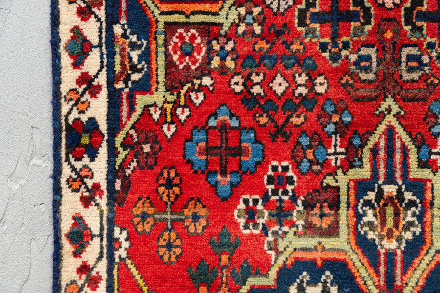 イラン産　1980年代　ヴィンテージラグ　ヴィンテージペルシャ絨毯　赤い絨毯　赤　玄関マット　玄関　キッチンマット　ベッドサイド　家具　手織り　絨毯　カーペット　ヴィンテージラグ専門店　amaleh　通販