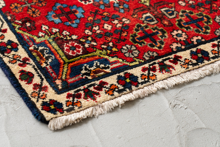 イラン産　1980年代　ヴィンテージラグ　ヴィンテージペルシャ絨毯　赤い絨毯　赤　玄関マット　玄関　キッチンマット　ベッドサイド　家具　手織り　絨毯　カーペット　ヴィンテージラグ専門店　amaleh　通販