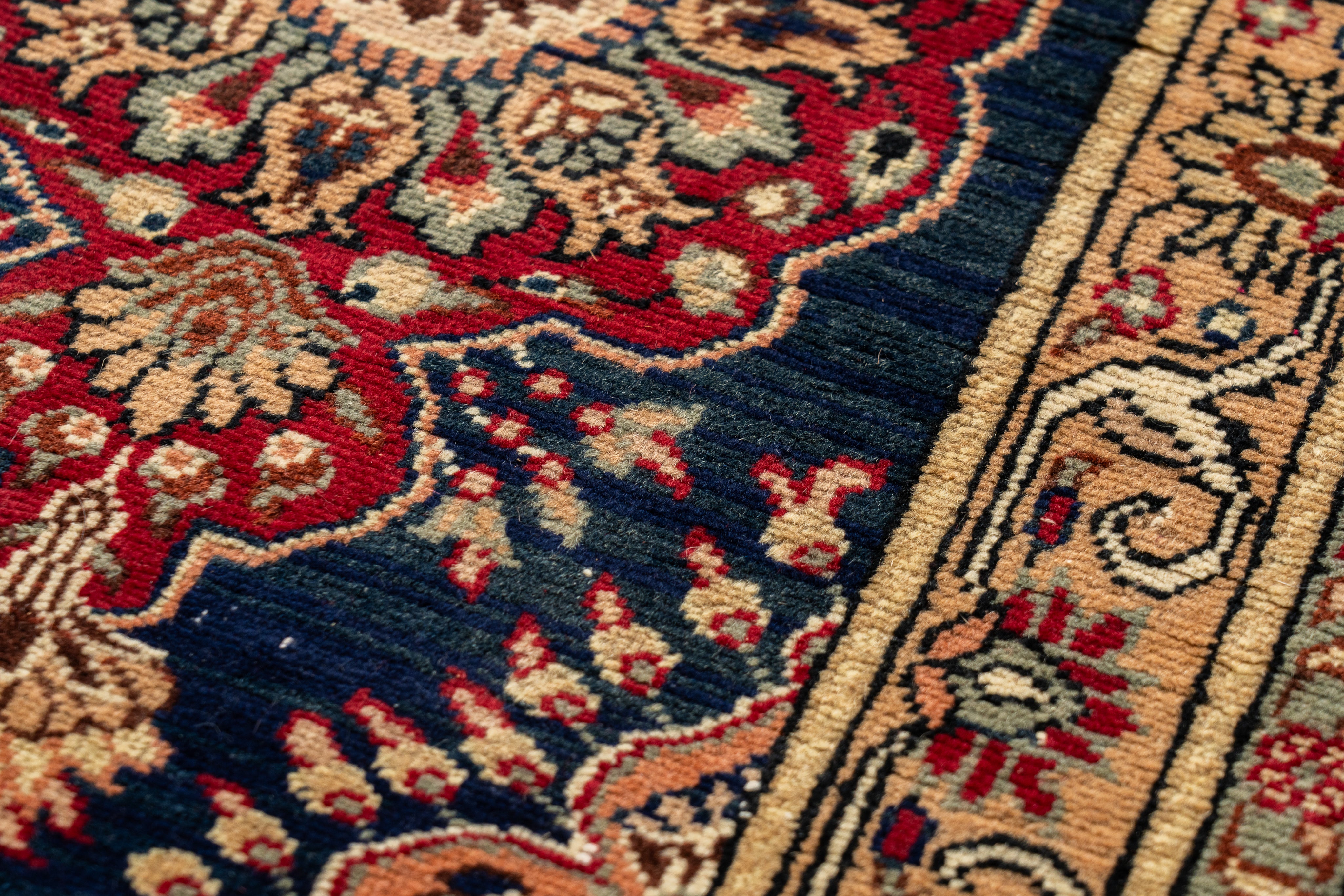 えいっと、処分お値下げ❣️ペルシャ絨毯　未使用長期保管品　ヴィンテージ難あり イラン産 1980年代 手織り絨毯】ペルシャ絨毯-ヴィンテージラグ専門店