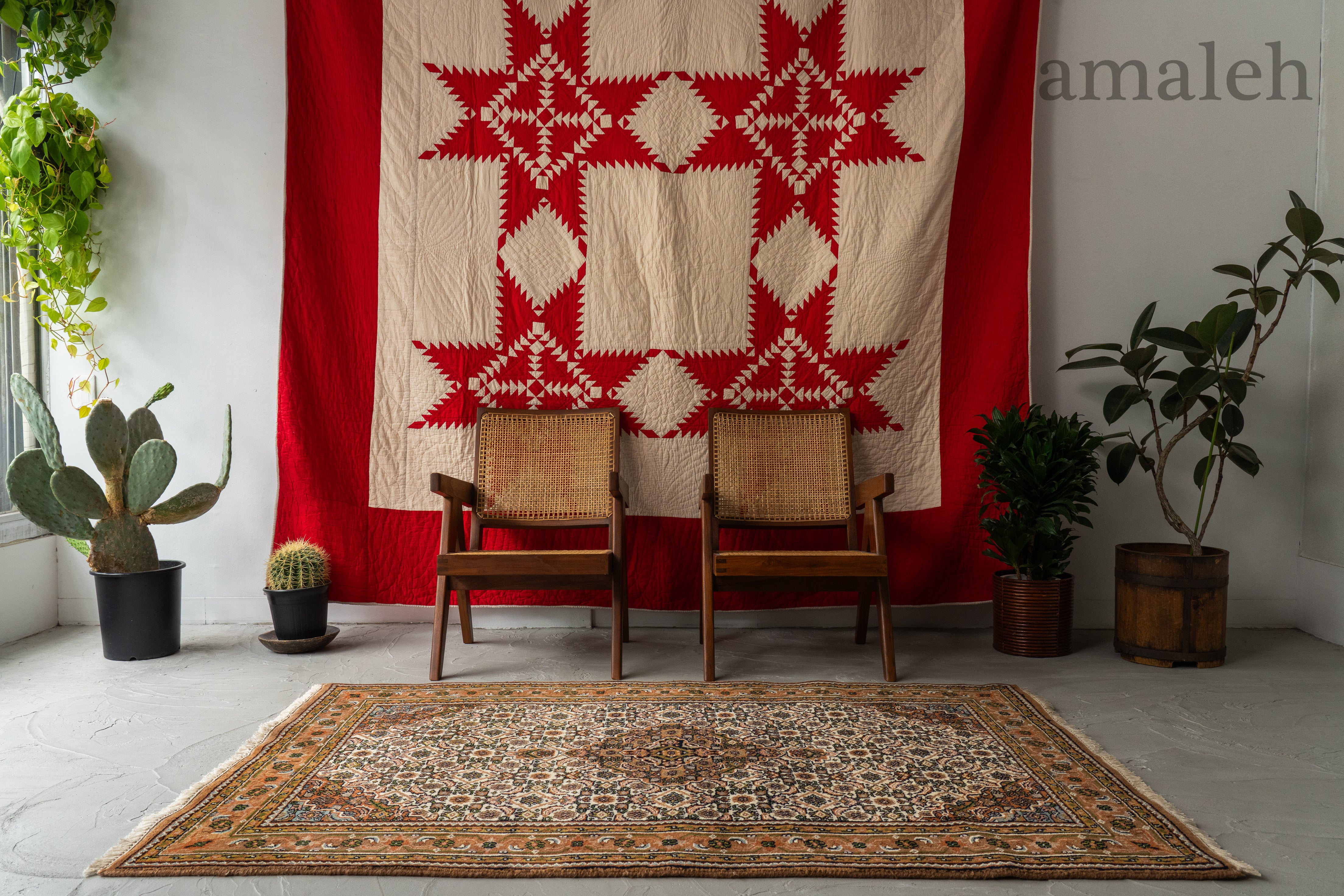 LARGE SIZEのヴィンテージラグ・トライバルラグ・手織り絨毯