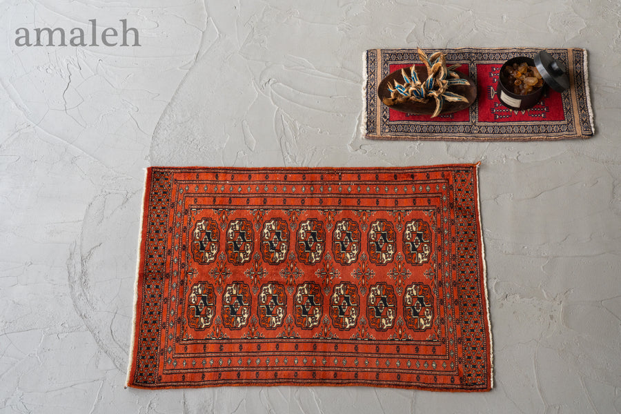 パキスタン産　1980年代　ヴィンテージラグ　パキスタンラグ　ブハラデザイン　オレンジ　玄関マット　玄関　キッチンマット　ベッドサイド　家具　手織り　絨毯　カーペット　ヴィンテージラグ専門店　amaleh　通販