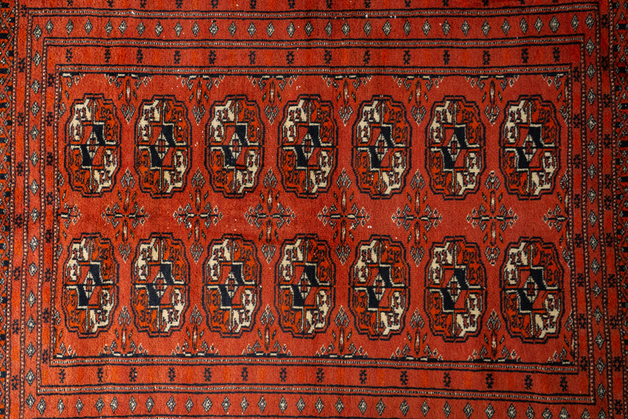 パキスタン産　1980年代　ヴィンテージラグ　パキスタンラグ　ブハラデザイン　オレンジ　玄関マット　玄関　キッチンマット　ベッドサイド　家具　手織り　絨毯　カーペット　ヴィンテージラグ専門店　amaleh　通販