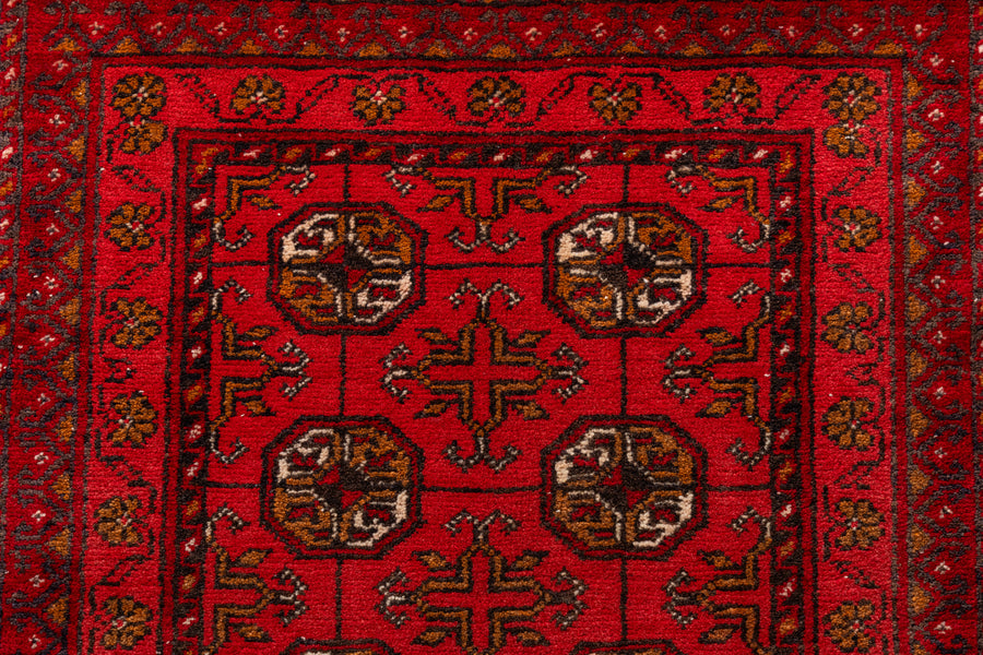 アフガニスタン産　1980年代　トライバルラグ　トルクメン族　トルクメンラグ　赤い絨毯　ギュル　アニマルヘッド　羊の角　縁起物　リビングサイズ　6畳　8畳　10畳　12畳　ダイニングテーブル　ソファ　テーブル　寝室　スタジオ　和室　ディスプレイ　家具　ヴィンテージ家具　手織り　絨毯　カーペット　amaleh　通販