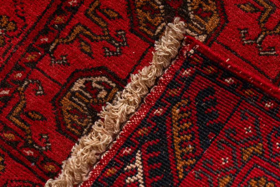 アフガニスタン産　1980年代　トライバルラグ　トルクメン族　トルクメンラグ　赤い絨毯　ギュル　アニマルヘッド　羊の角　縁起物　リビングサイズ　6畳　8畳　10畳　12畳　ダイニングテーブル　ソファ　テーブル　寝室　スタジオ　和室　ディスプレイ　家具　ヴィンテージ家具　手織り　絨毯　カーペット　amaleh　通販