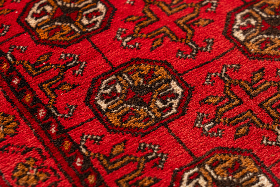 アフガニスタン産　1980年代　トライバルラグ　トルクメン族　トルクメンラグ　赤い絨毯　ギュル　アニマルヘッド　羊の角　縁起物　リビングサイズ　6畳　8畳　10畳　12畳　ダイニングテーブル　ソファ　テーブル　寝室　スタジオ　和室　ディスプレイ　家具　ヴィンテージ家具　手織り　絨毯　カーペット　amaleh　通販