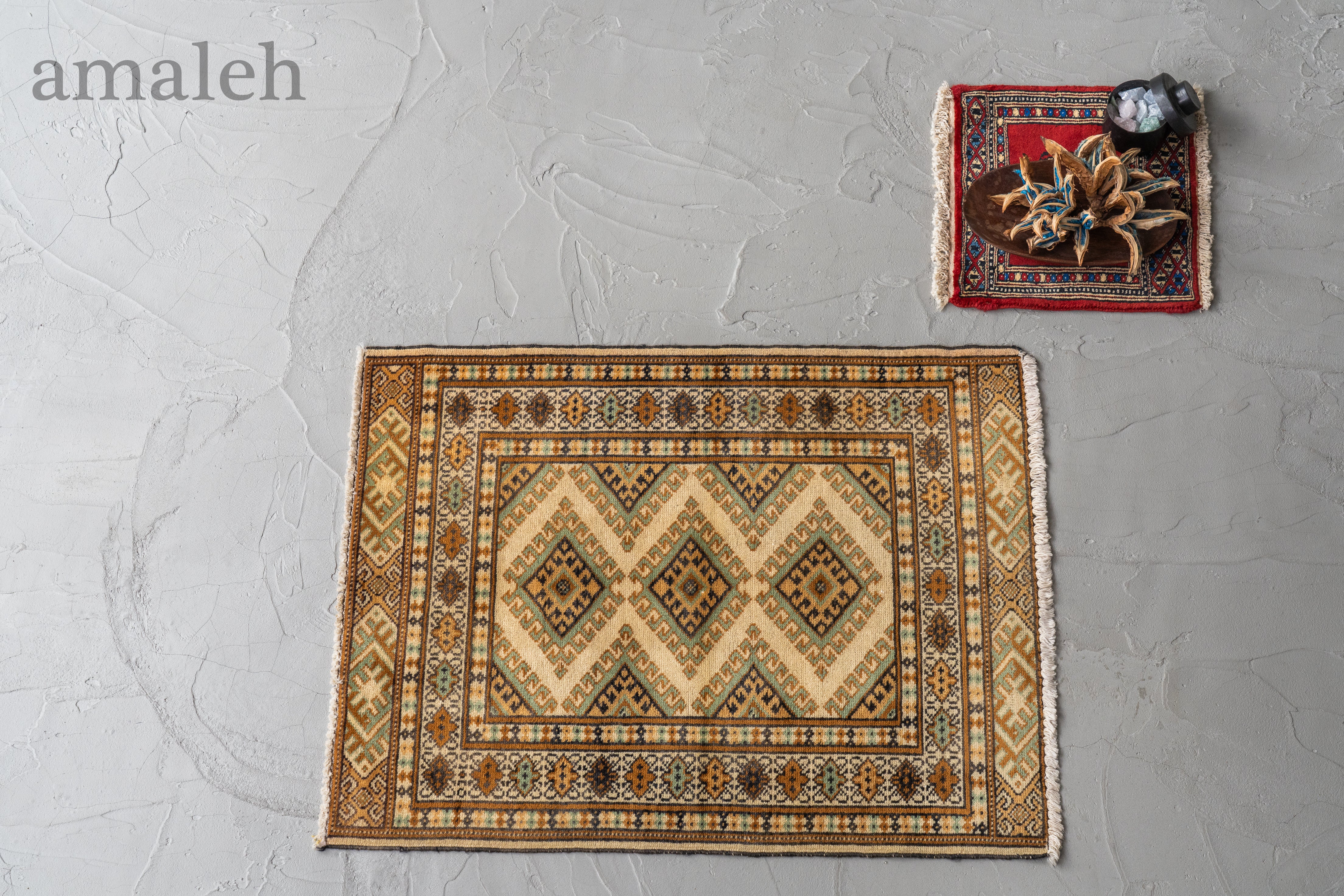 トライバルラグ ヴィンテージ家具 210×126cm 手織り 絨毯 カーペット SMALL SIZEのヴィンテージラグ・トライバルラグ・手織りの絨毯