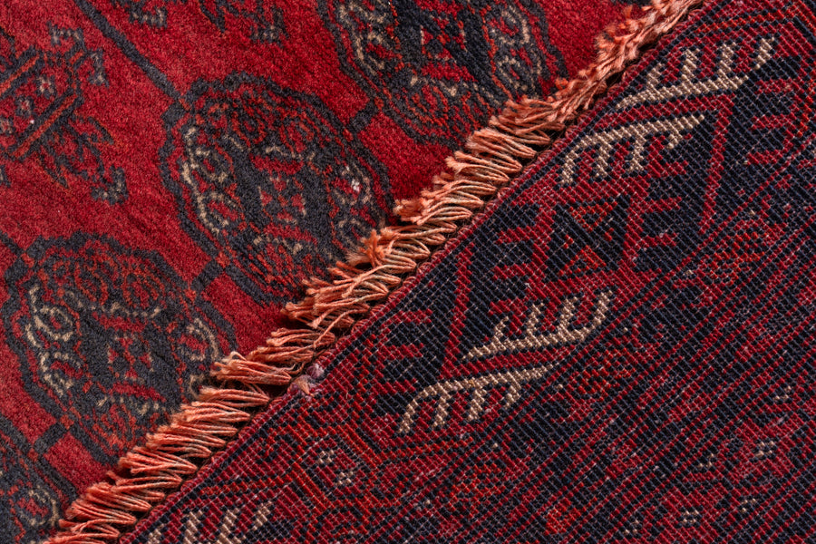 アフガニスタン産　1980年代　ヴィンテージラグ　トライバルラグ　トルクメン族　トルクメンラグ　サソリ柄　魔除け　ギュル　赤い絨毯　赤　リビングサイズ　6畳　8畳　10畳　12畳　ダイニングテーブル　ソファ　テーブル　寝室　スタジオ　和室　ディスプレイ　家具　ヴィンテージ家具　手織り　絨毯　カーペット　amaleh　通販