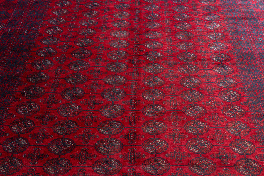 アフガニスタン産　1980年代　ヴィンテージラグ　トライバルラグ　トルクメン族　トルクメンラグ　サソリ柄　魔除け　ギュル　赤い絨毯　赤　リビングサイズ　6畳　8畳　10畳　12畳　ダイニングテーブル　ソファ　テーブル　寝室　スタジオ　和室　ディスプレイ　家具　ヴィンテージ家具　手織り　絨毯　カーペット　amaleh　通販