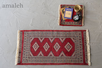 SMALL SIZEのヴィンテージラグ・トライバルラグ・手織りの絨毯