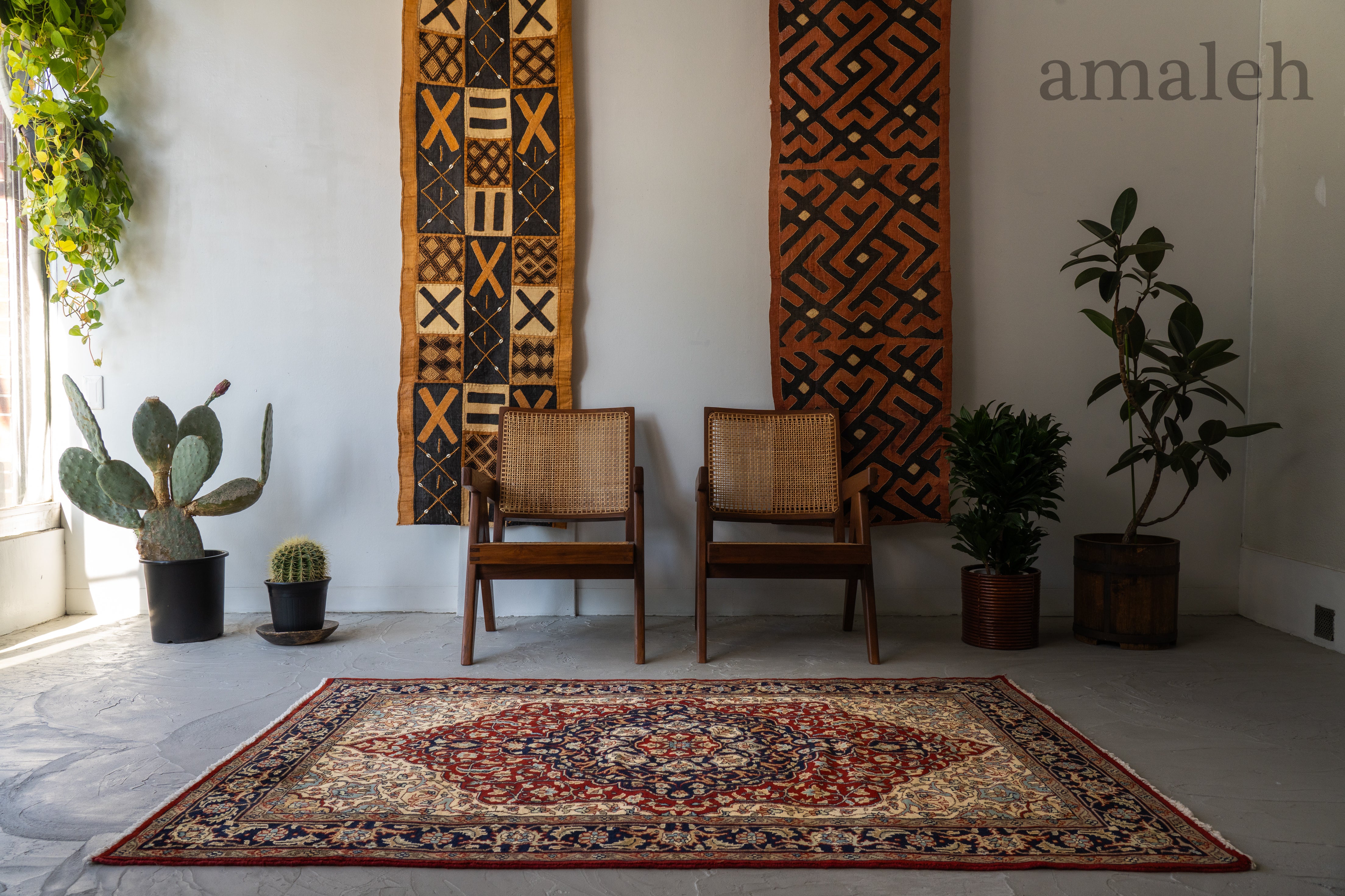 LARGE SIZEのヴィンテージラグ・トライバルラグ・手織り絨毯