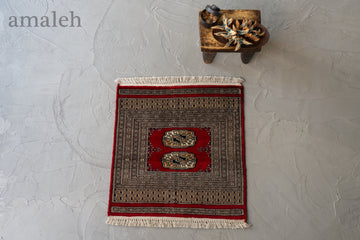 SMALL SIZEのヴィンテージラグ・トライバルラグ・手織りの絨毯