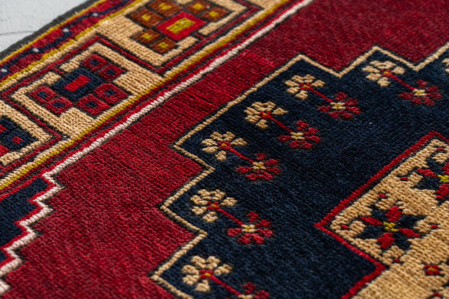 トルコ産 1980年代 トルコラグ】手織り絨毯-アンティークラグ-オールド