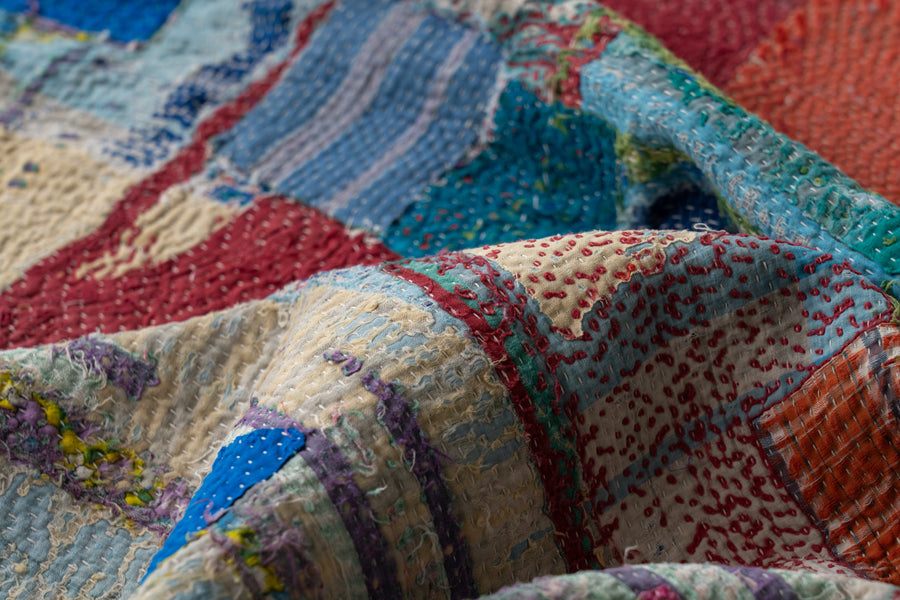 インド産　ヴィンテージ　カンタキルト　パッチワーク　手織り刺繍　手刺繍　ラリーキルト　ソファカバー　ヴィンテージ雑貨　民芸品　キルト専門店　amaleh