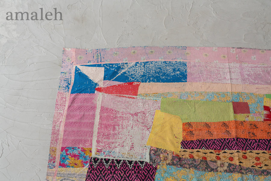 インド産　ヴィンテージ　カンタキルト　パッチワーク　手織り刺繍　手刺繍　ラリーキルト　ソファカバー　ヴィンテージ雑貨　民芸品　キルト専門店　amaleh