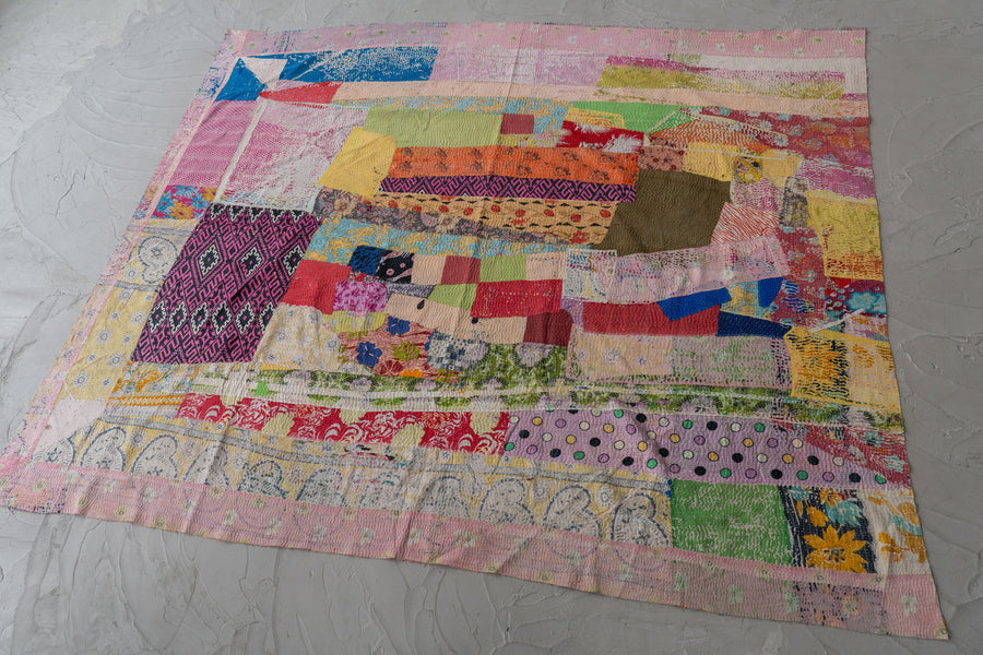 インド産　ヴィンテージ　カンタキルト　パッチワーク　手織り刺繍　手刺繍　ラリーキルト　ソファカバー　ヴィンテージ雑貨　民芸品　キルト専門店　amaleh