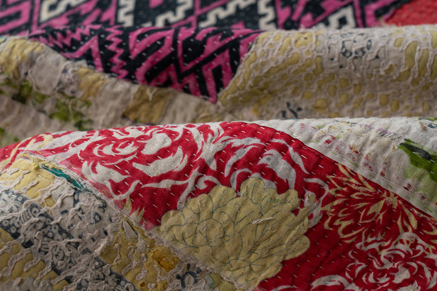 インド産　ヴィンテージ　カンタキルト　パッチワーク　手織り刺繍　手刺繍　ラリーキルト　ソファカバー　ヴィンテージ雑貨　民芸品　キルト専門店　amaleh