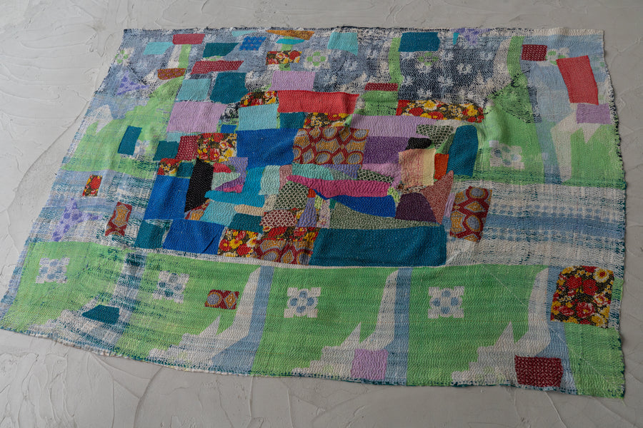 インド産　ヴィンテージ　カンタキルト　パッチワーク　手織り刺繍　手刺繍　ラリーキルト　ソファカバー　ヴィンテージ雑貨　民芸品　キルト専門店　amaleh