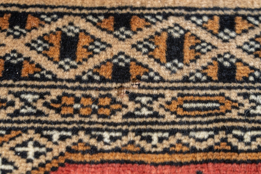パキスタン産　1980年代　ヴィンテージラグ　パキスタンラグ　メダリオン　ギュル文様　玄関にピッタリなラグ　手織り絨毯　ミニラグ　おしゃれインテリア