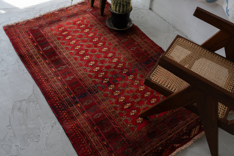 ヴィンテージ　トライバルラグ　赤　トルクメン　アフガニスタン　手織り絨毯 アフガニスタン産 1980年代 トルクメンラグ】トライバルラグ