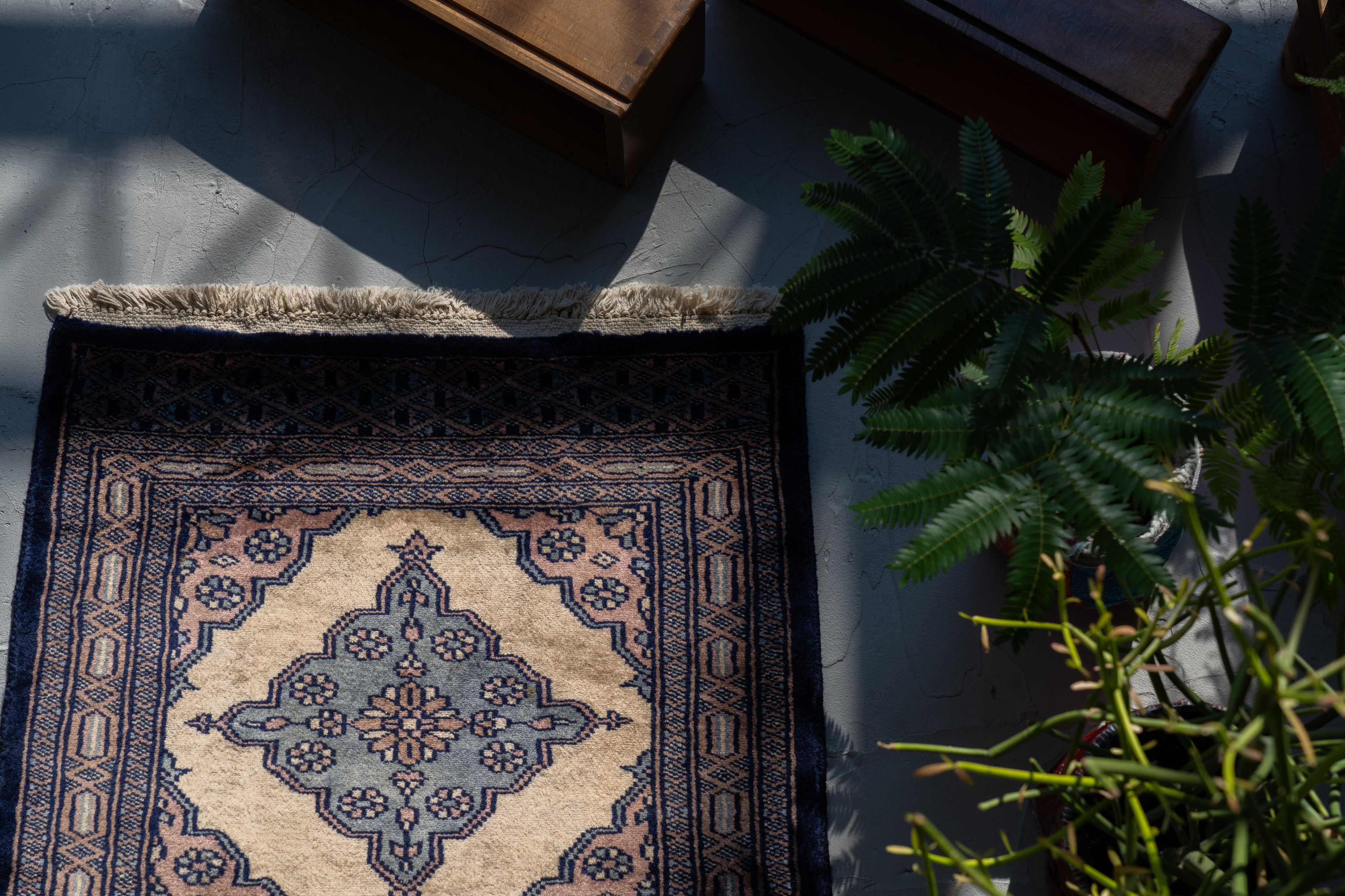 90年代ヴィンテージラグ　パキスタン絨毯　手織りラグ　ベージュ パキスタン産 1990年代 ヴィンテージラグ】手織り絨毯