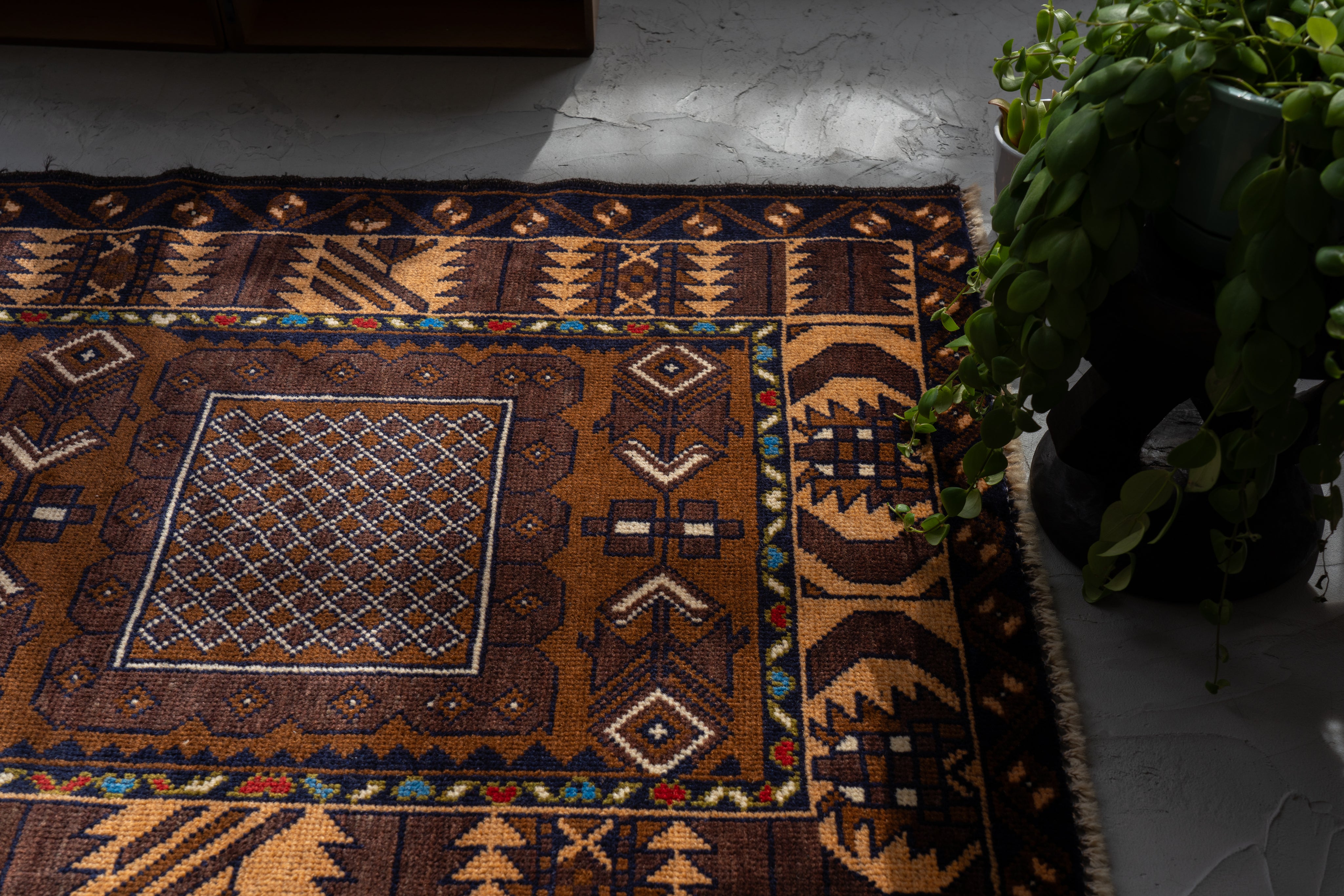 アフガニスタン産 1990年代 トライバルラグ】手織り絨毯-ヴィンテージ