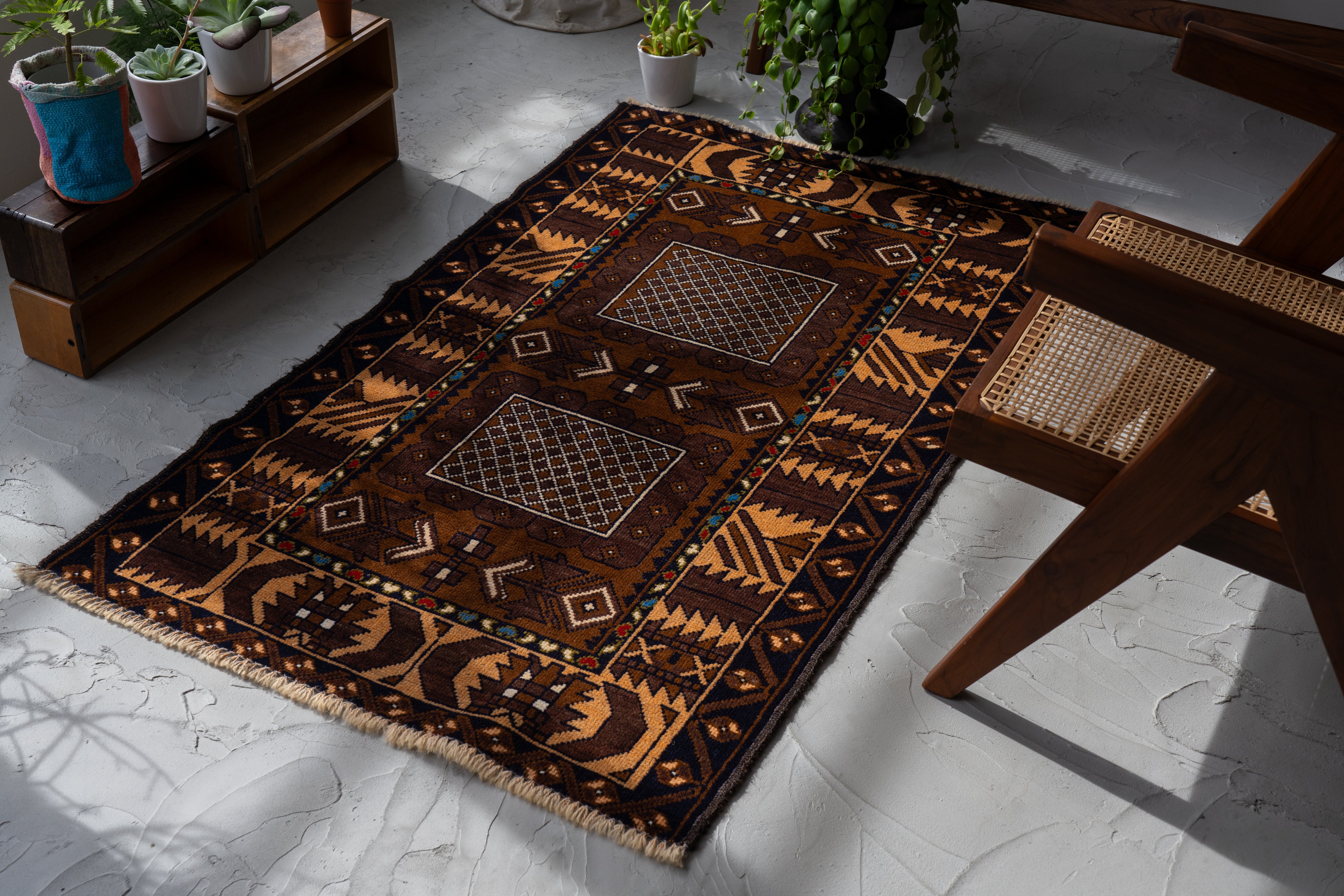 アフガニスタン産 1990年代 トライバルラグ】手織り絨毯-ヴィンテージ