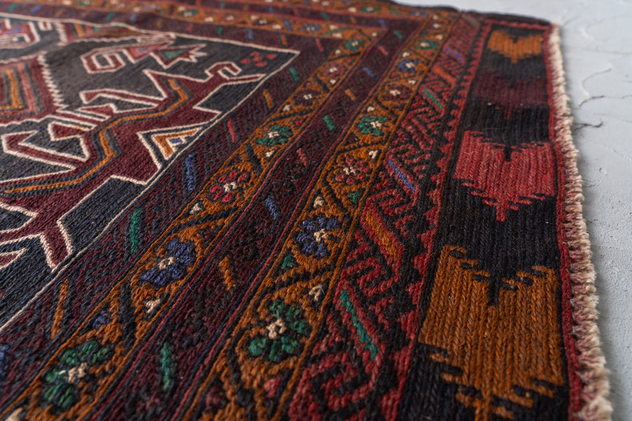 アフガニスタン産　1990年代　ヴィンテージラグ　バルーチ族が織るヴィンテージトライバルラグ　手織りで織られた本物の部族絨毯　北欧家具やモダン家具にもピッタリなキリム　ヴィンテージキリム　ヴィンテージラグ専門店amaleh　通販