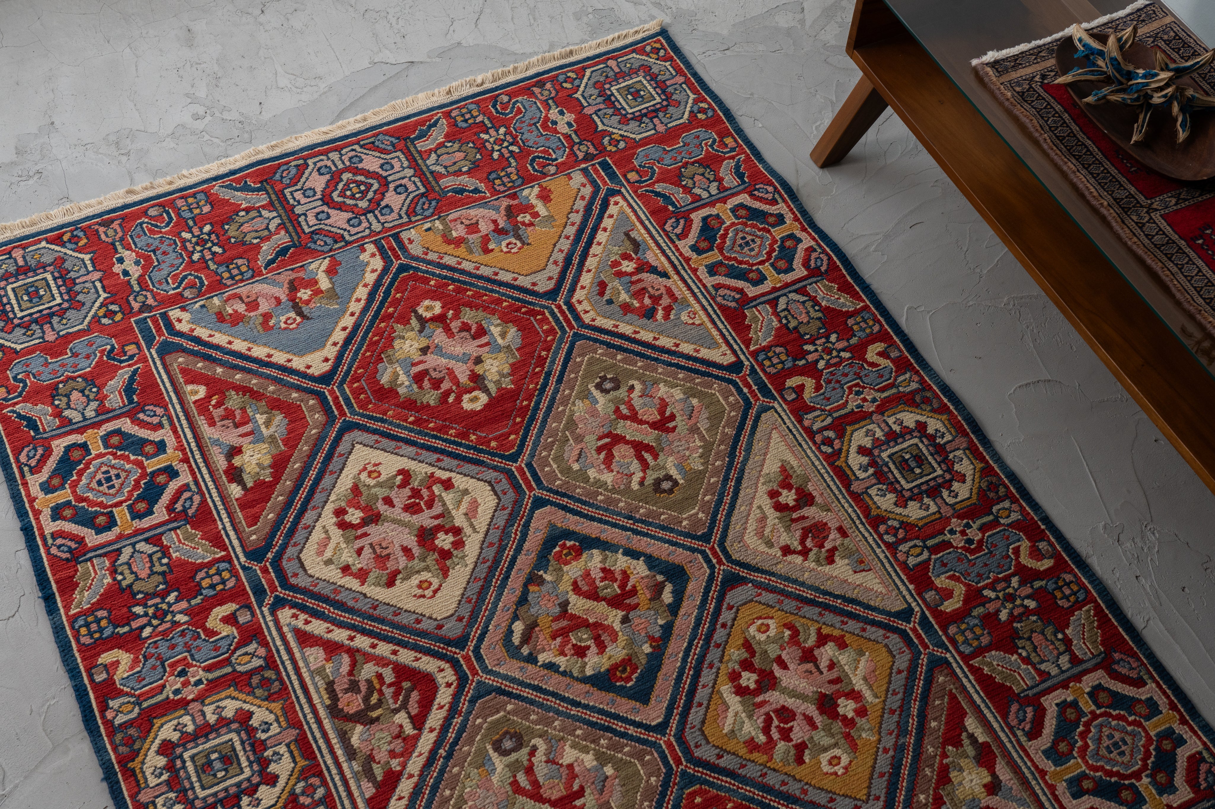 クリーニング済み！ビンテージラグ ブルガリア産 1980年代 ヴィンテージキリム】ヴィンテージラグ