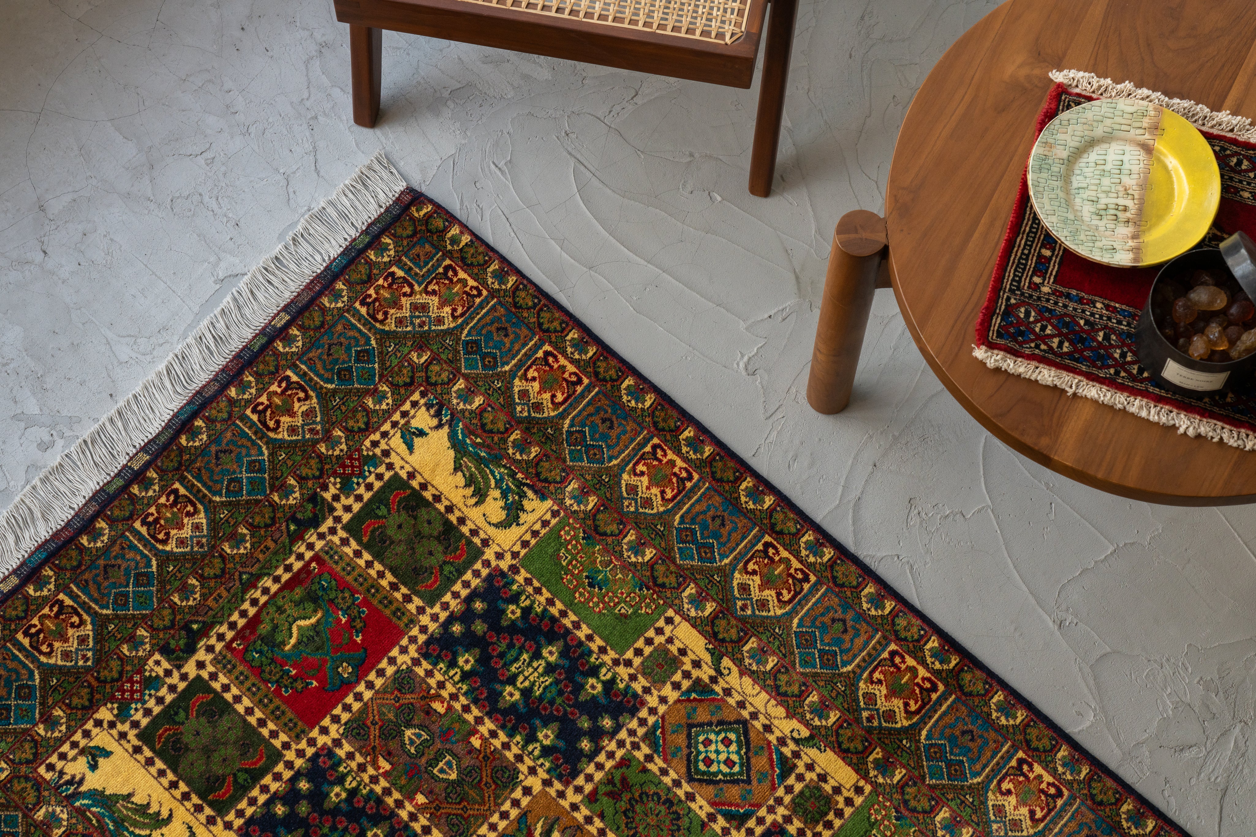 アフガニスタン産 2000年代 ヴィンテージラグ】トライバルラグ