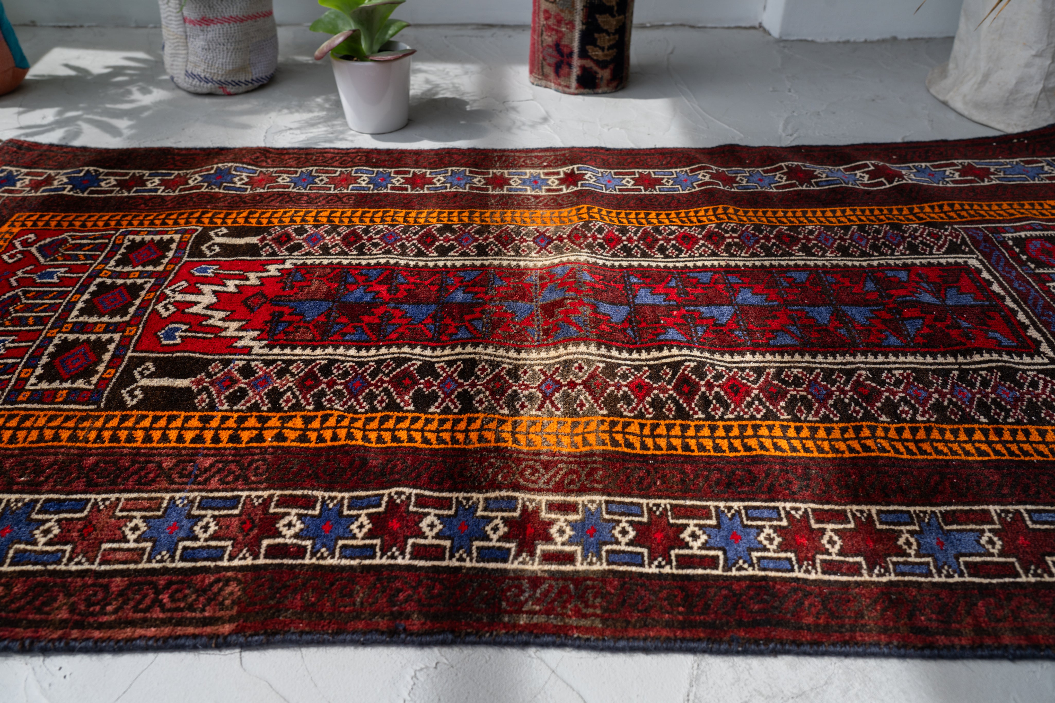 アフガニスタン産 1980年代 ヴィンテージラグ】トライバルラグ