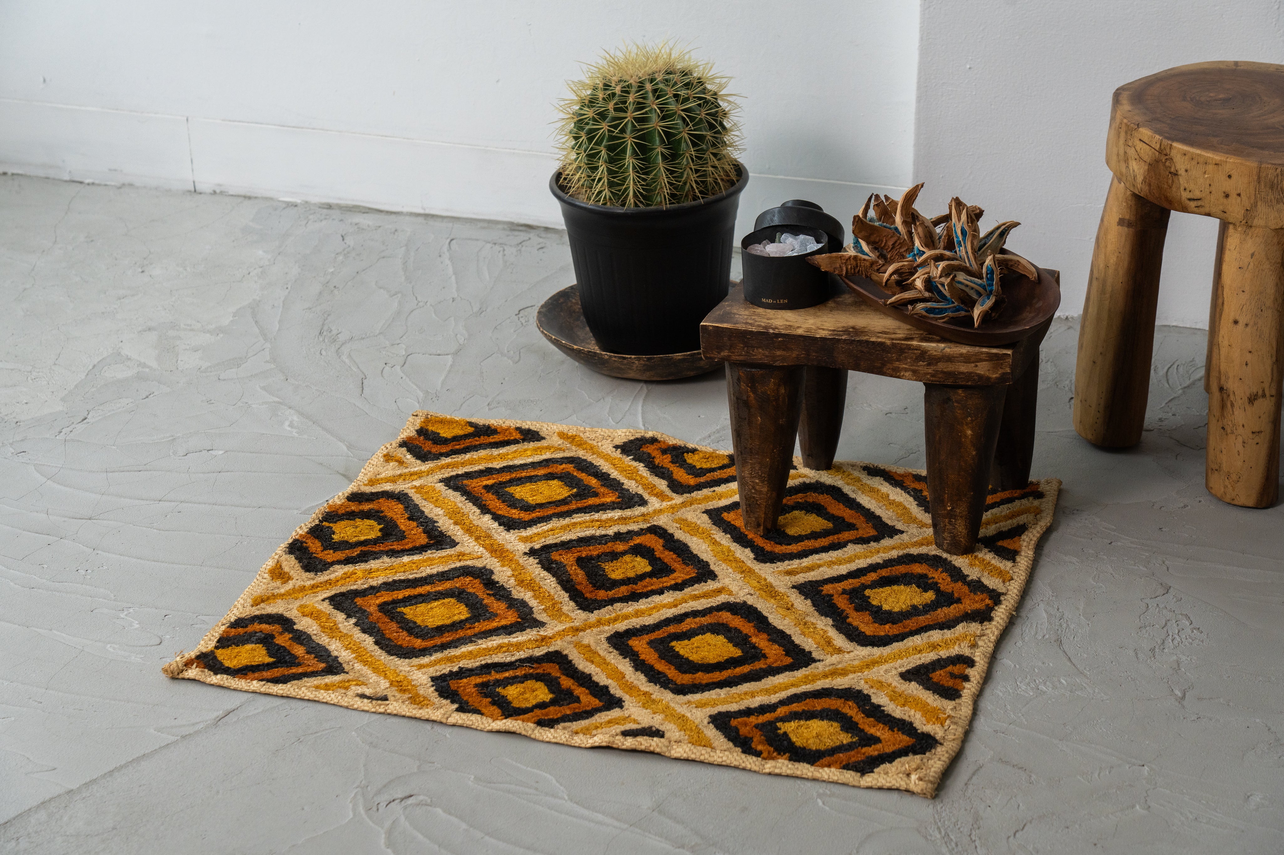 クバ王国伝統のクバクロス-KUBA TEXTILES】クバ布-草ビロード