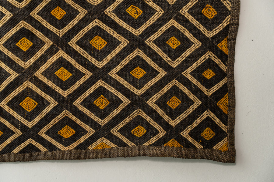 クバ王国伝統のクバクロス-KUBA TEXTILES】クバ布-草ビロード