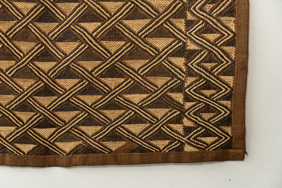 クバ王国伝統のクバクロス-KUBA TEXTILES】クバ布-草ビロード