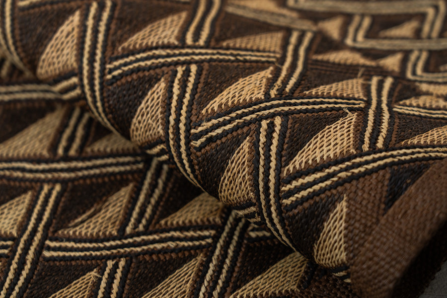 クバ王国伝統のクバクロス-KUBA TEXTILES】クバ布-草ビロード